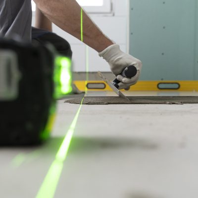 tiler-working-renovation-apartment (1)